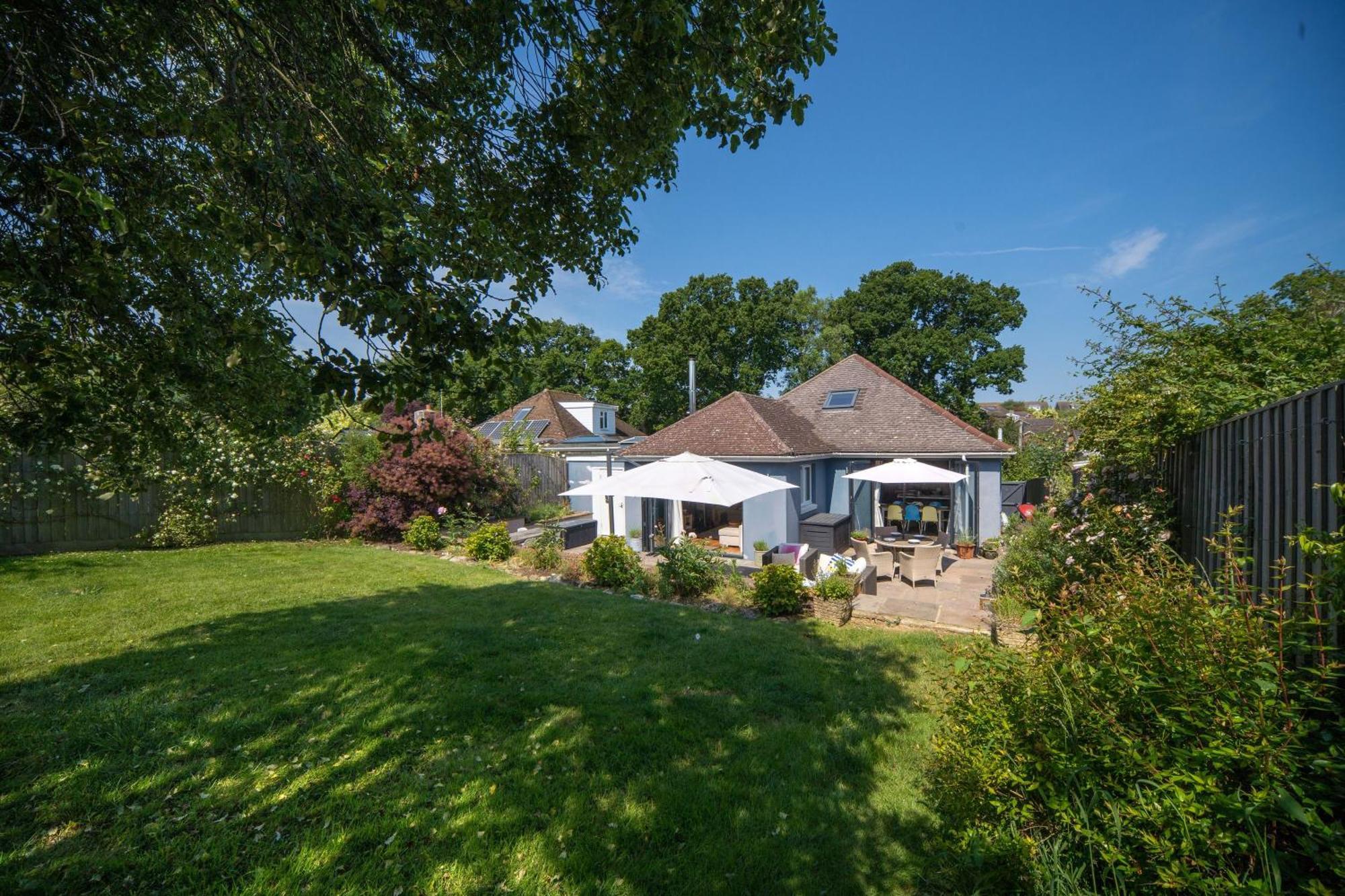 The Brackens Villa Seaview Exterior photo
